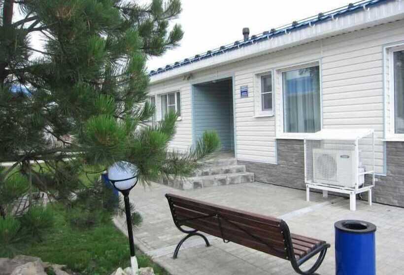 בית מלון כפרי Aerograd