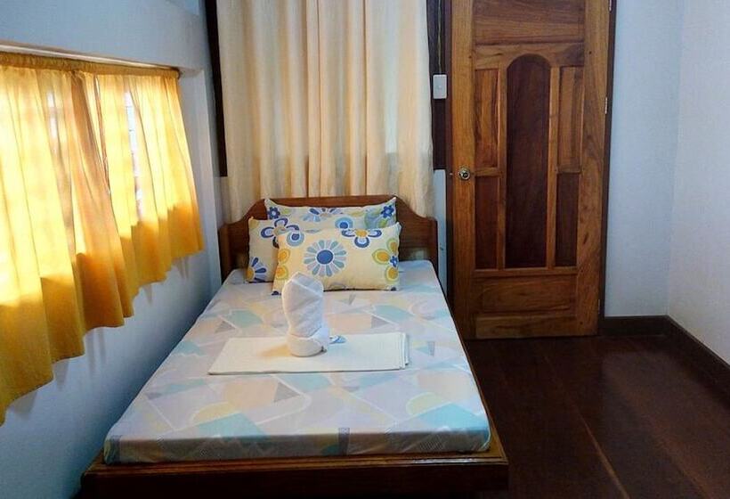 Hotel Peria Seafront Pensione