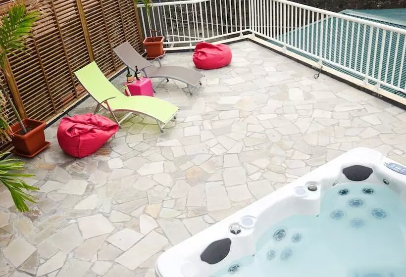 هتل Tante Arlette