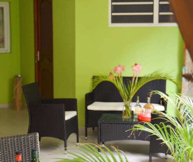 هتل Tante Arlette