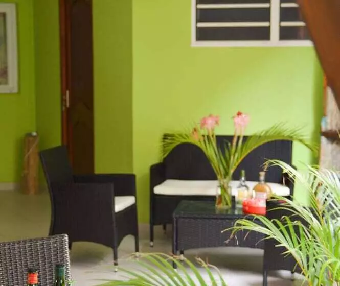 هتل Tante Arlette