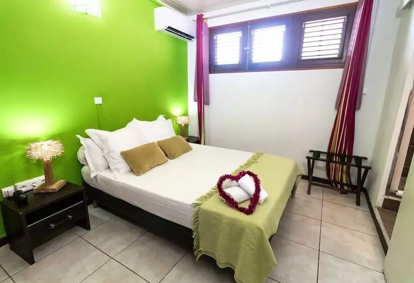 هتل Tante Arlette