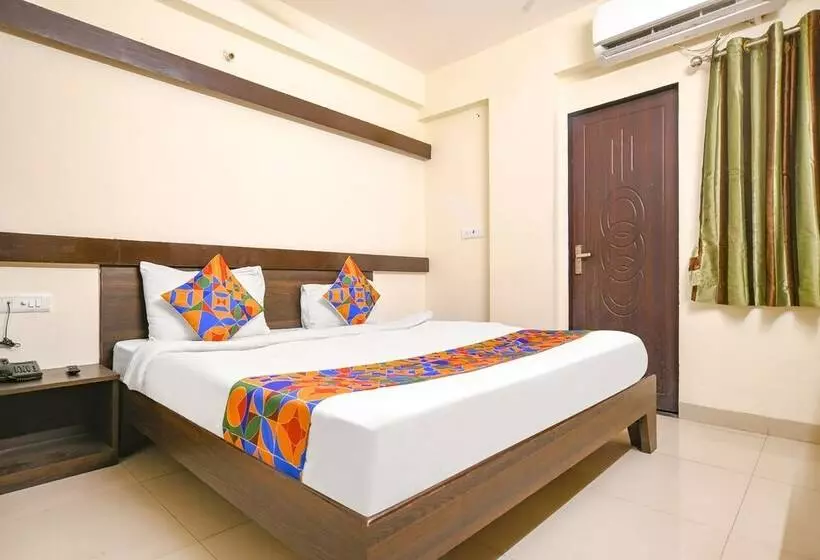 هتل Fabexpress Golden Villa