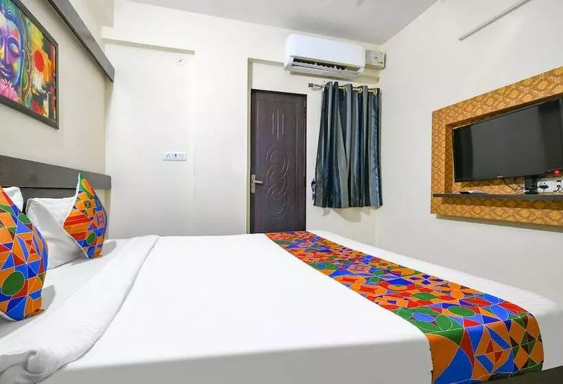 هتل Fabexpress Golden Villa