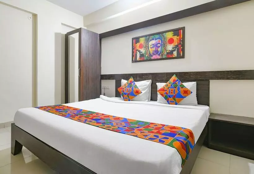 هتل Fabexpress Golden Villa