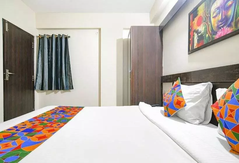 هتل Fabexpress Golden Villa