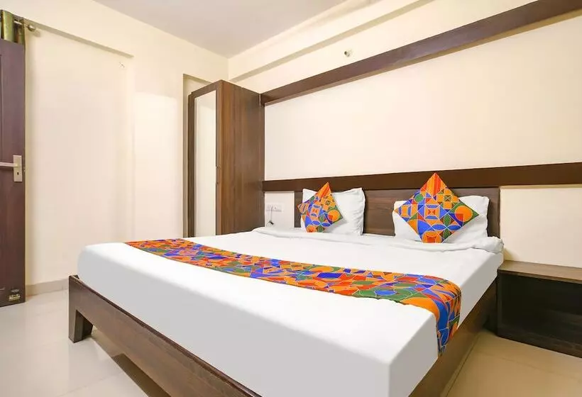 هتل Fabexpress Golden Villa