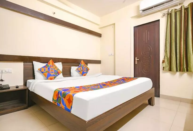 هتل Fabexpress Golden Villa