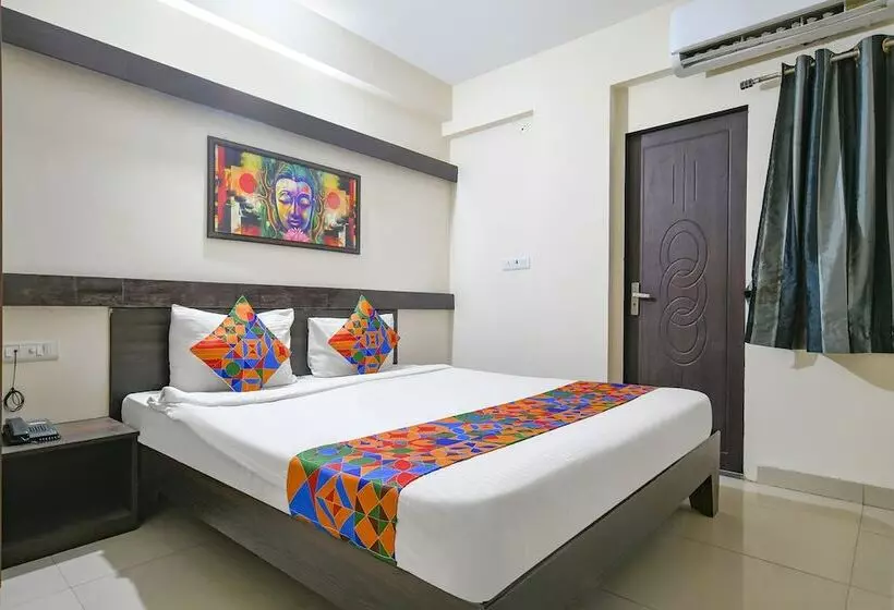 هتل Fabexpress Golden Villa