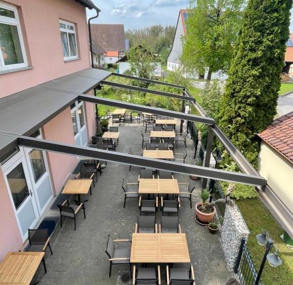 Hotelli Gasthof Zum Bären