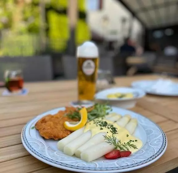 Hotelli Gasthof Zum Bären