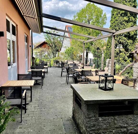 Hotelli Gasthof Zum Bären