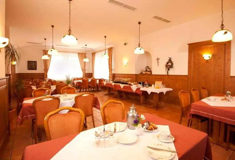 Hotelli Gasthof Zum Bären