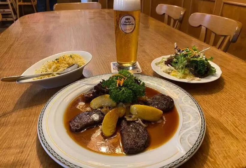 Hotelli Gasthof Zum Bären