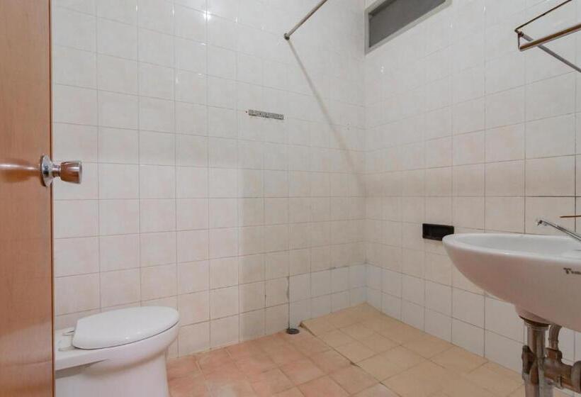 בית מלון כפרי Koolkost Near Bandung Station