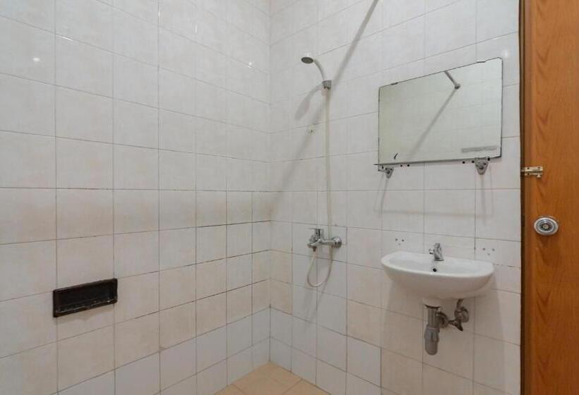 בית מלון כפרי Koolkost Near Bandung Station