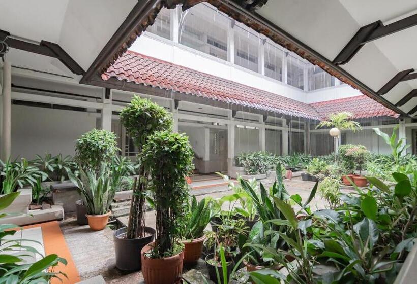 בית מלון כפרי Koolkost Near Bandung Station