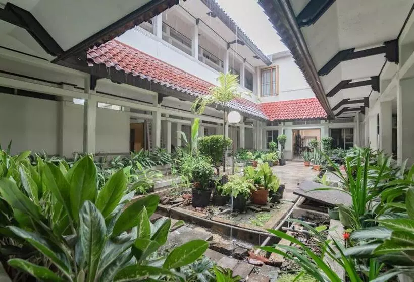 ホテル Koolkost Near Bandung Station