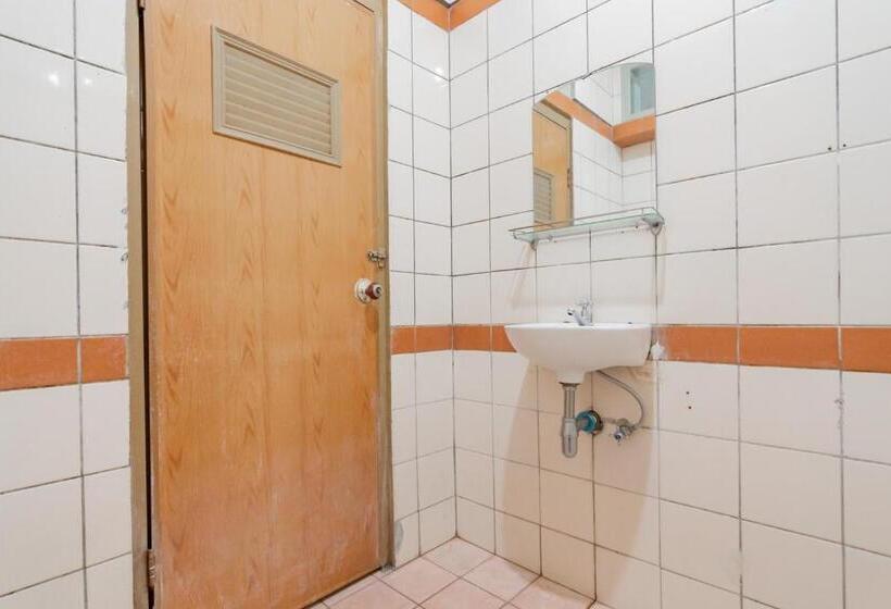 בית מלון כפרי Koolkost Near Bandung Station