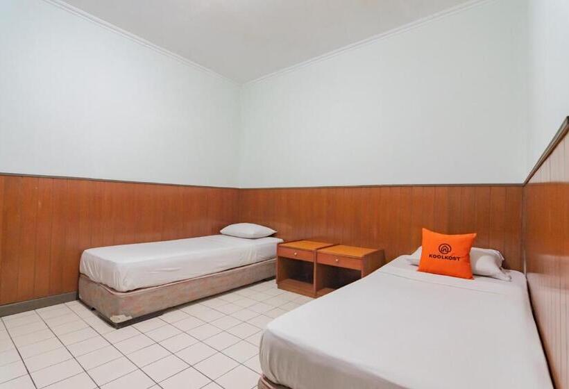 בית מלון כפרי Koolkost Near Bandung Station