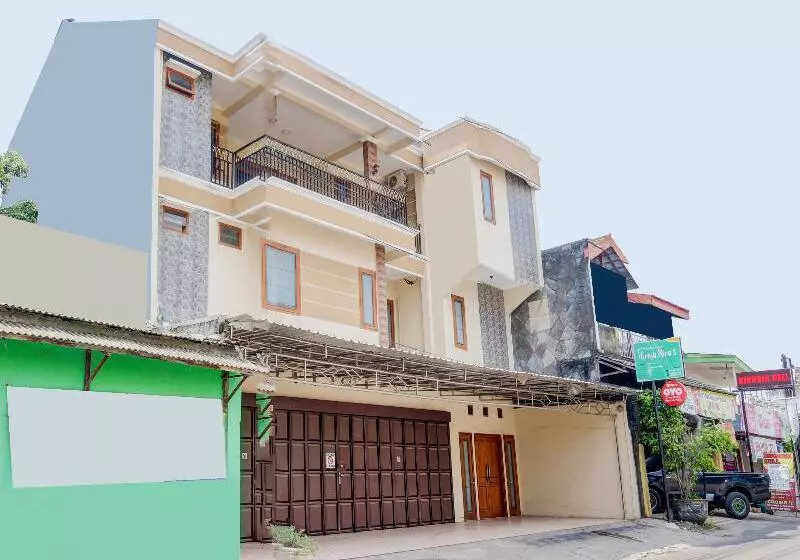 ホテル Koolkost Syariah Near Taman Sriwedari Laweyan