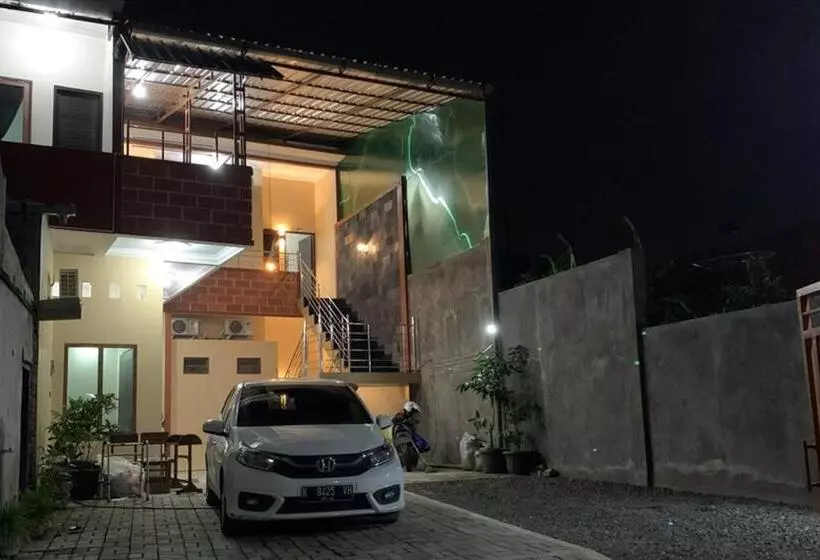 Hotelli Reddoorz Syariah Near Kawasan Simpang Lima Pati