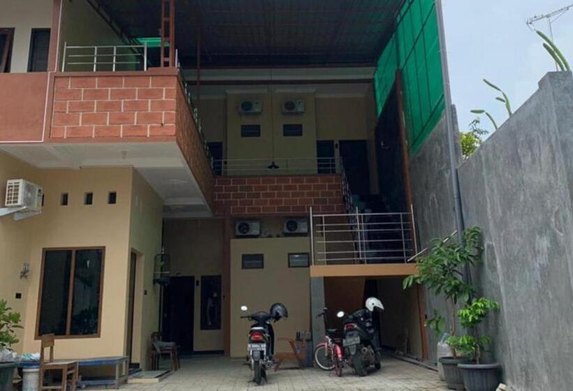Szálloda Reddoorz Syariah Near Kawasan Simpang Lima Pati