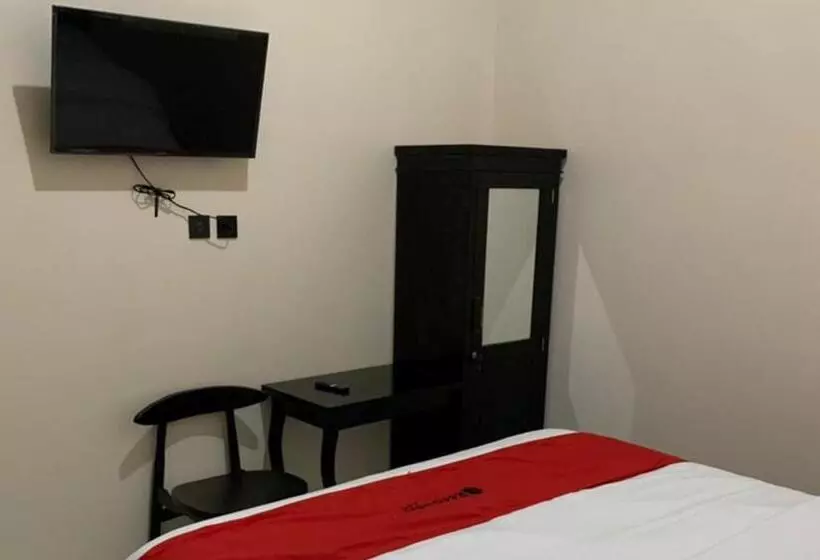 Hotelli Reddoorz Syariah Near Kawasan Simpang Lima Pati
