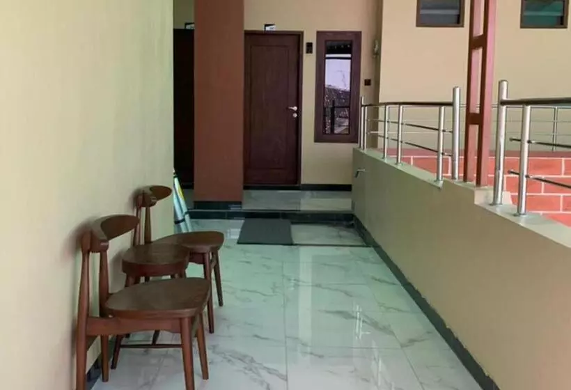 Hotelli Reddoorz Syariah Near Kawasan Simpang Lima Pati