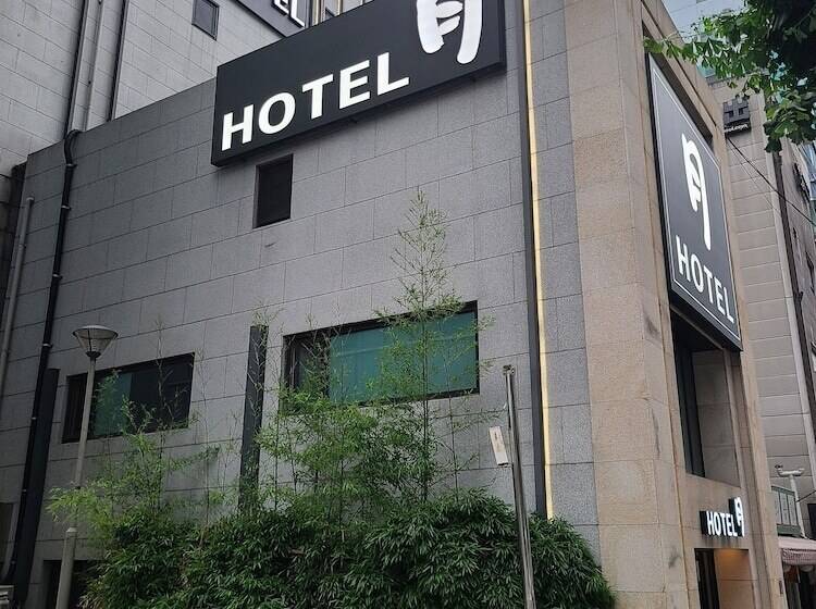 Hotel Shinchon Wol