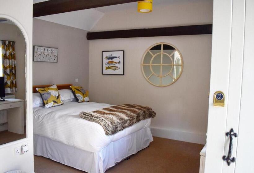 ホテル The Roebuck Inn