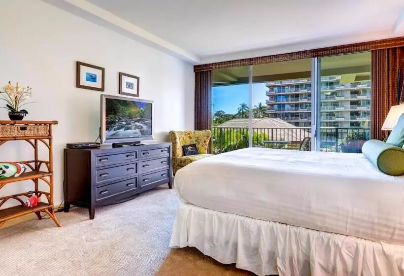 Maui Westside Presents  The Whaler 319