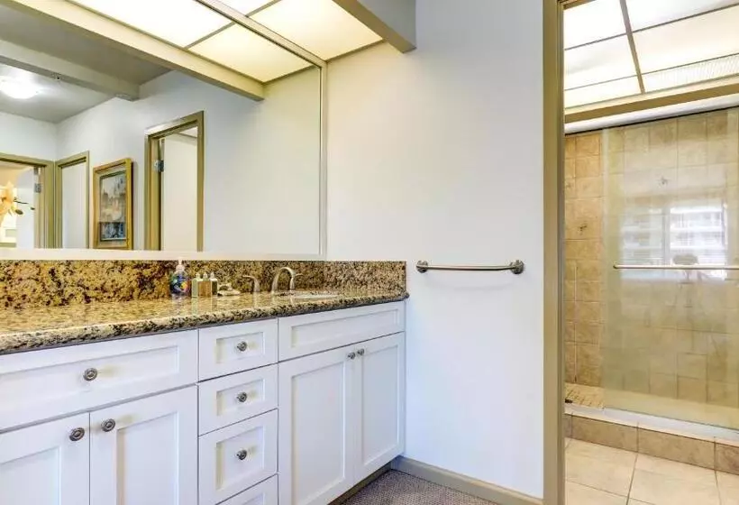 Maui Westside Presents  The Whaler 319