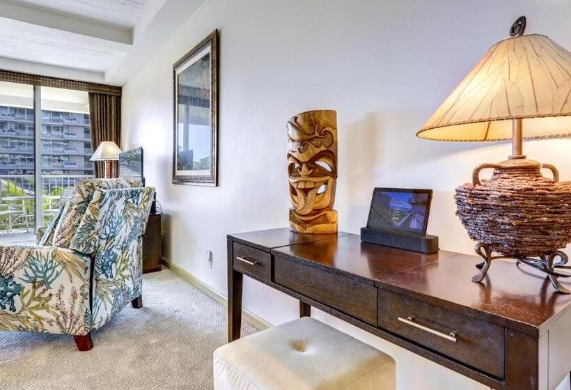 Maui Westside Presents  The Whaler 319