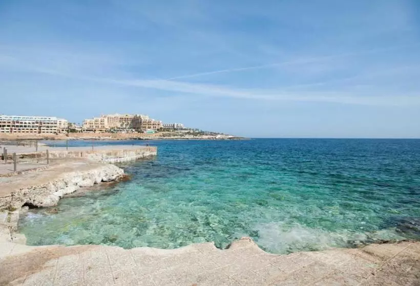 پانسیون Shoreline