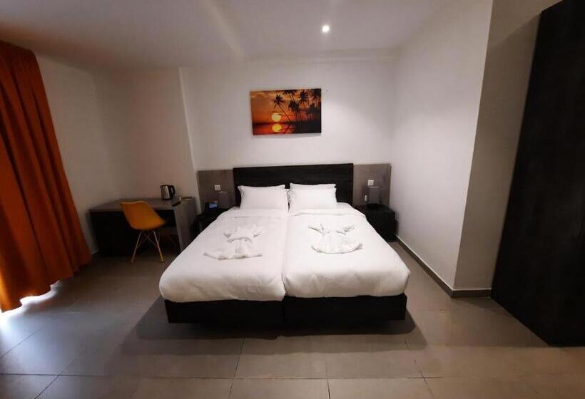 پانسیون Shoreline