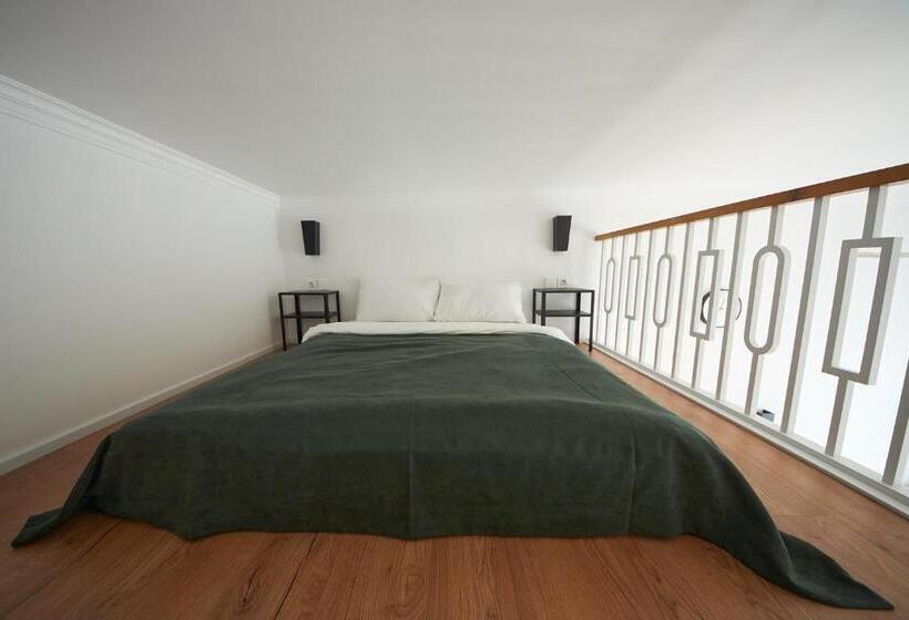 затишні дворівневі смарт апартаменти