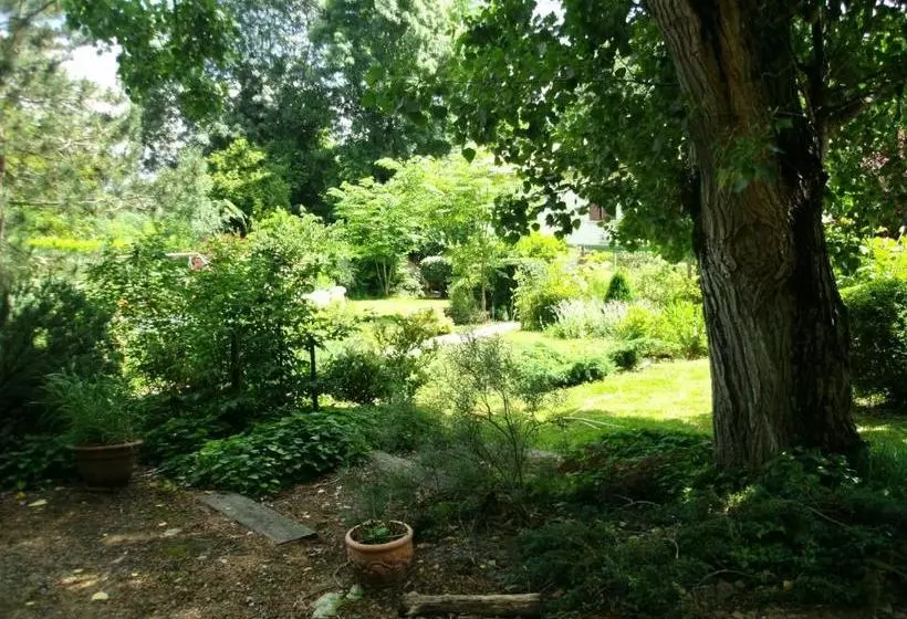 تختخواب و صبحانه Le Chalet Du Bord De L'eau