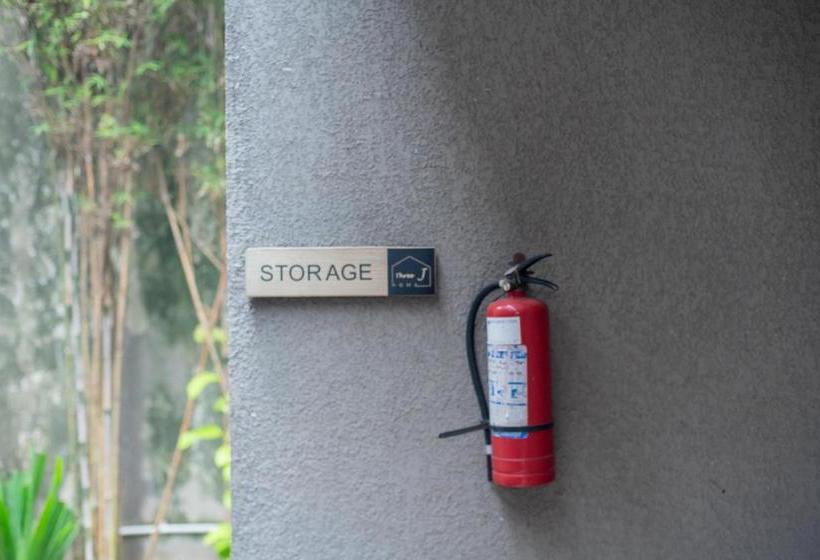 בית מלון כפרי 3j Home Lippo Karawaci