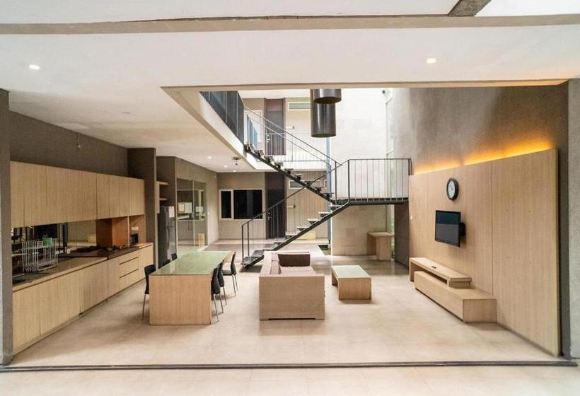 בית מלון כפרי 3j Home Lippo Karawaci