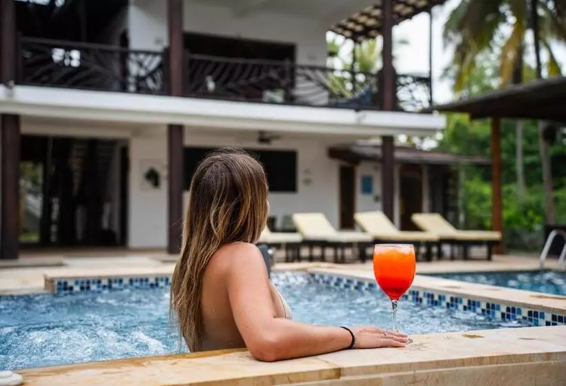 Hotelli Coconuco Beach Palomino