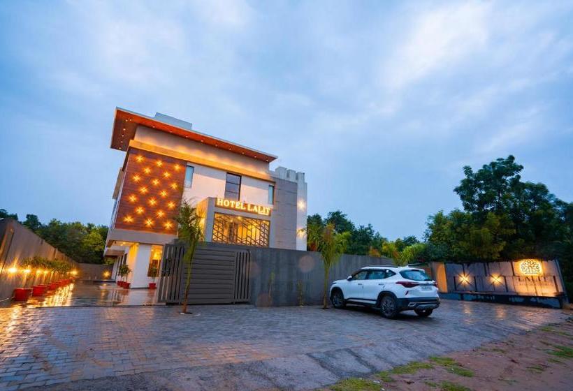 Hotel Lalit International   A Boutique