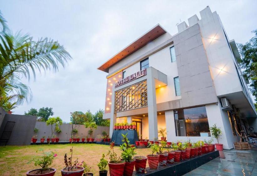 Hotel Lalit International   A Boutique