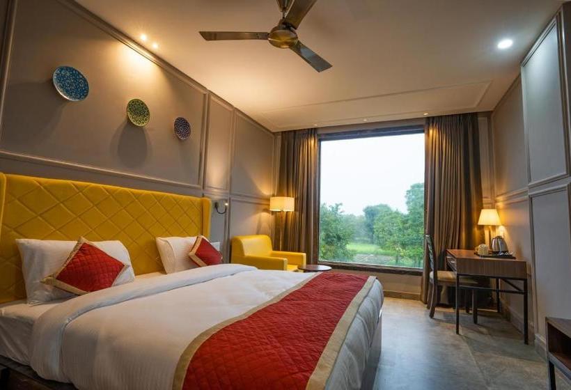 Hotel Lalit International   A Boutique