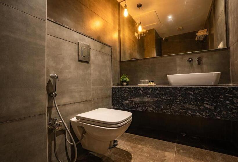 Hotel Lalit International   A Boutique