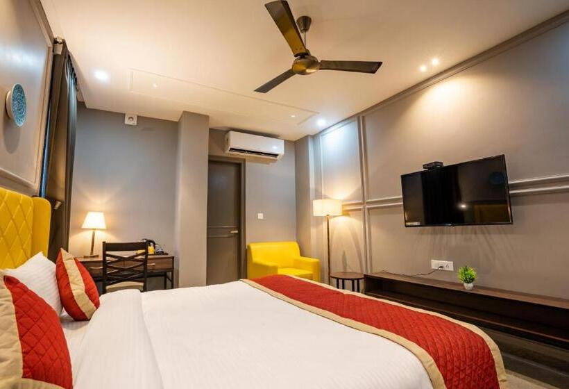 Hotel Lalit International   A Boutique