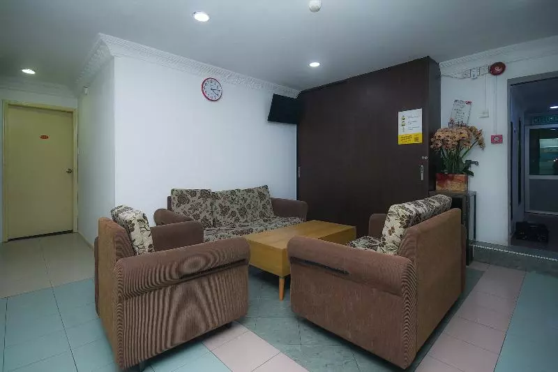 هتل Oyo 90220 River Inn
