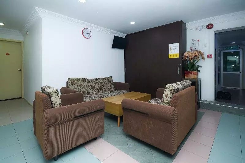 هتل Oyo 90220 River Inn