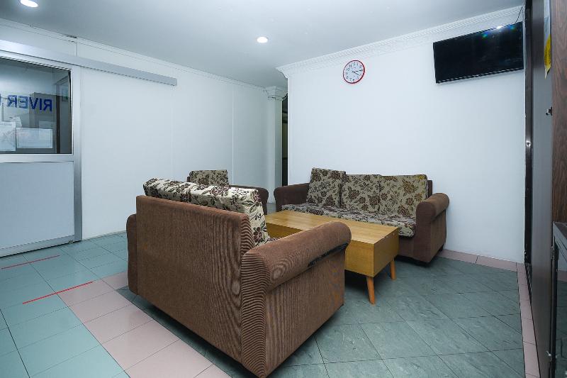 Hotell Oyo 90220 River Inn