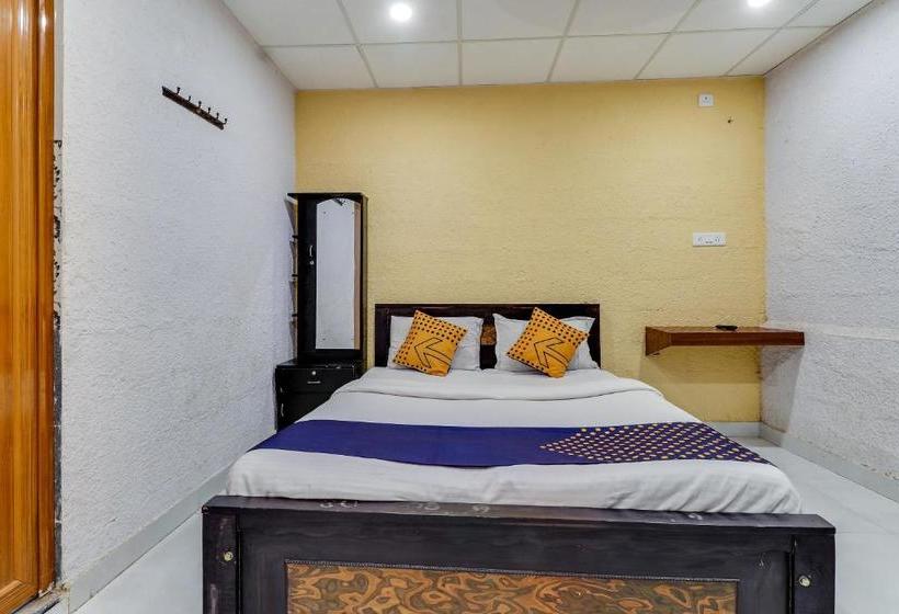 Hotel Spot On 77859 Eighteen Th Guest House